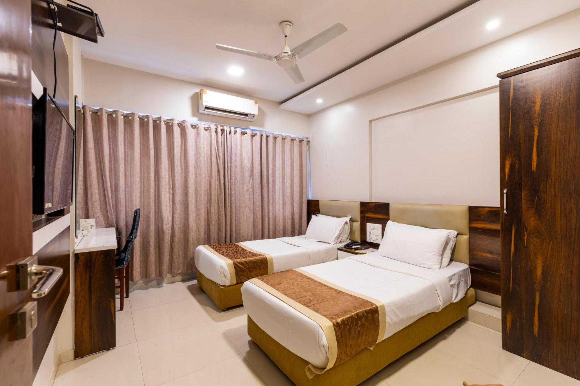 Hotel Embassy Park - Bkc Mumbai Exterior photo