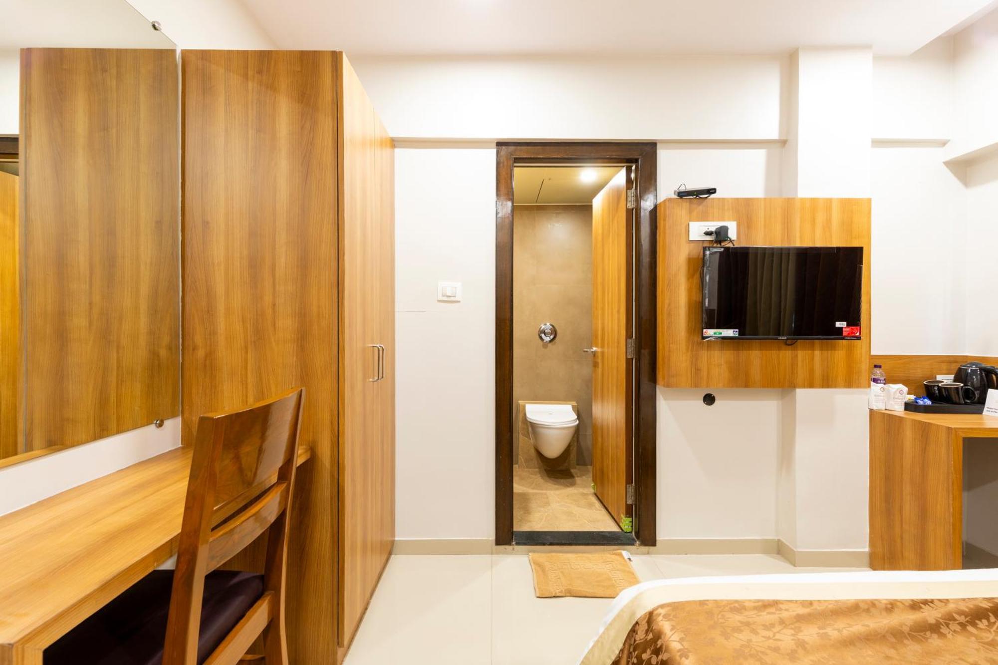 Hotel Embassy Park - Bkc Mumbai Exterior photo