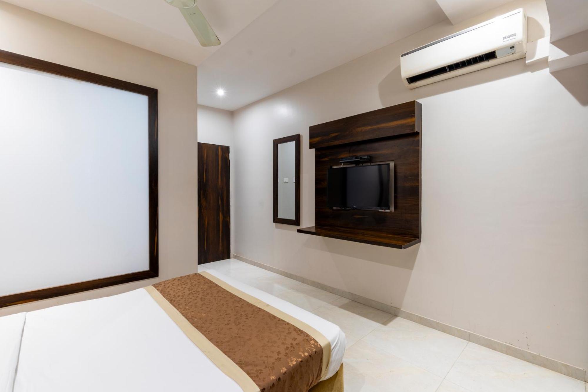 Hotel Embassy Park - Bkc Mumbai Exterior photo