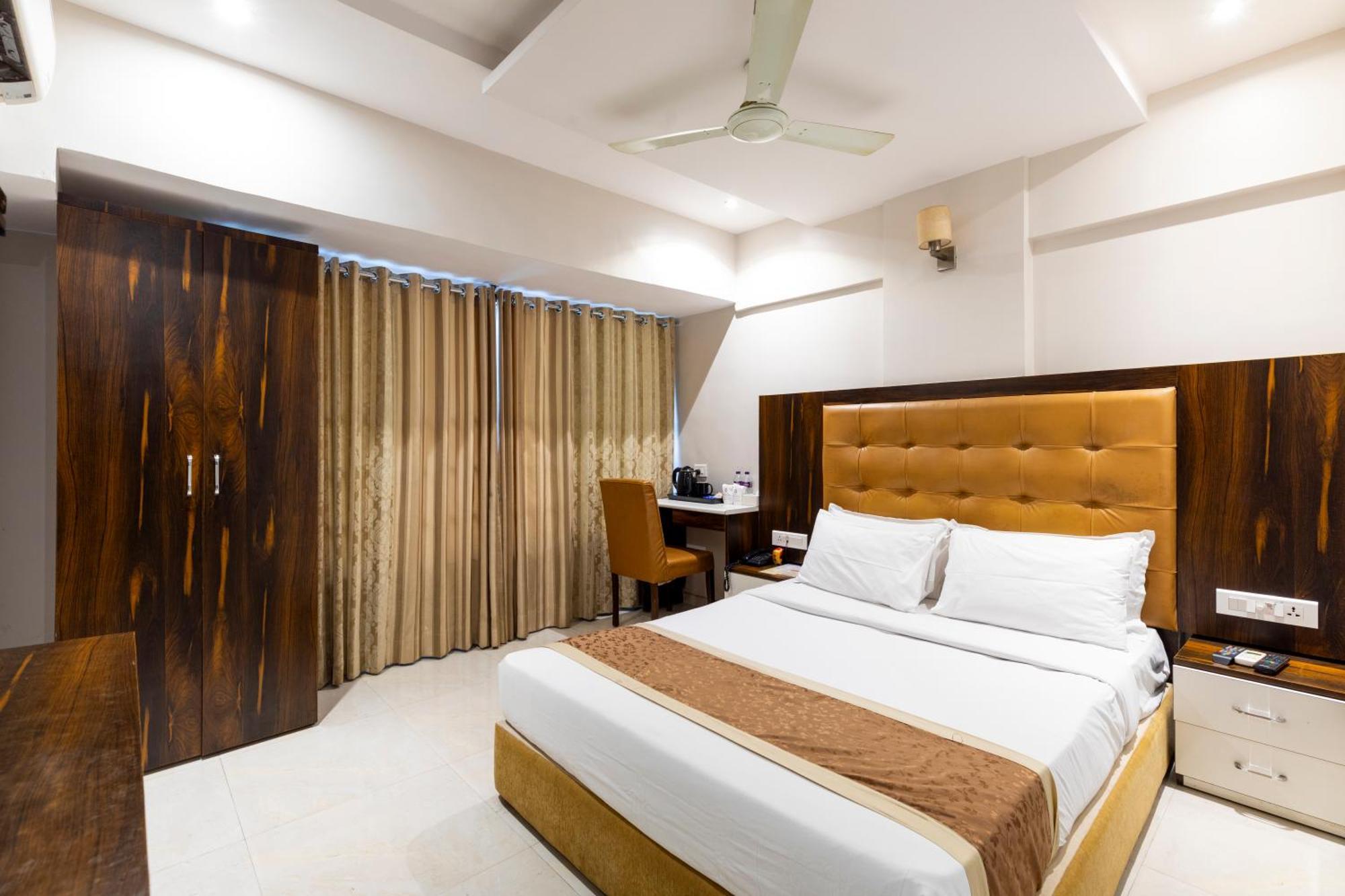 Hotel Embassy Park - Bkc Mumbai Exterior photo