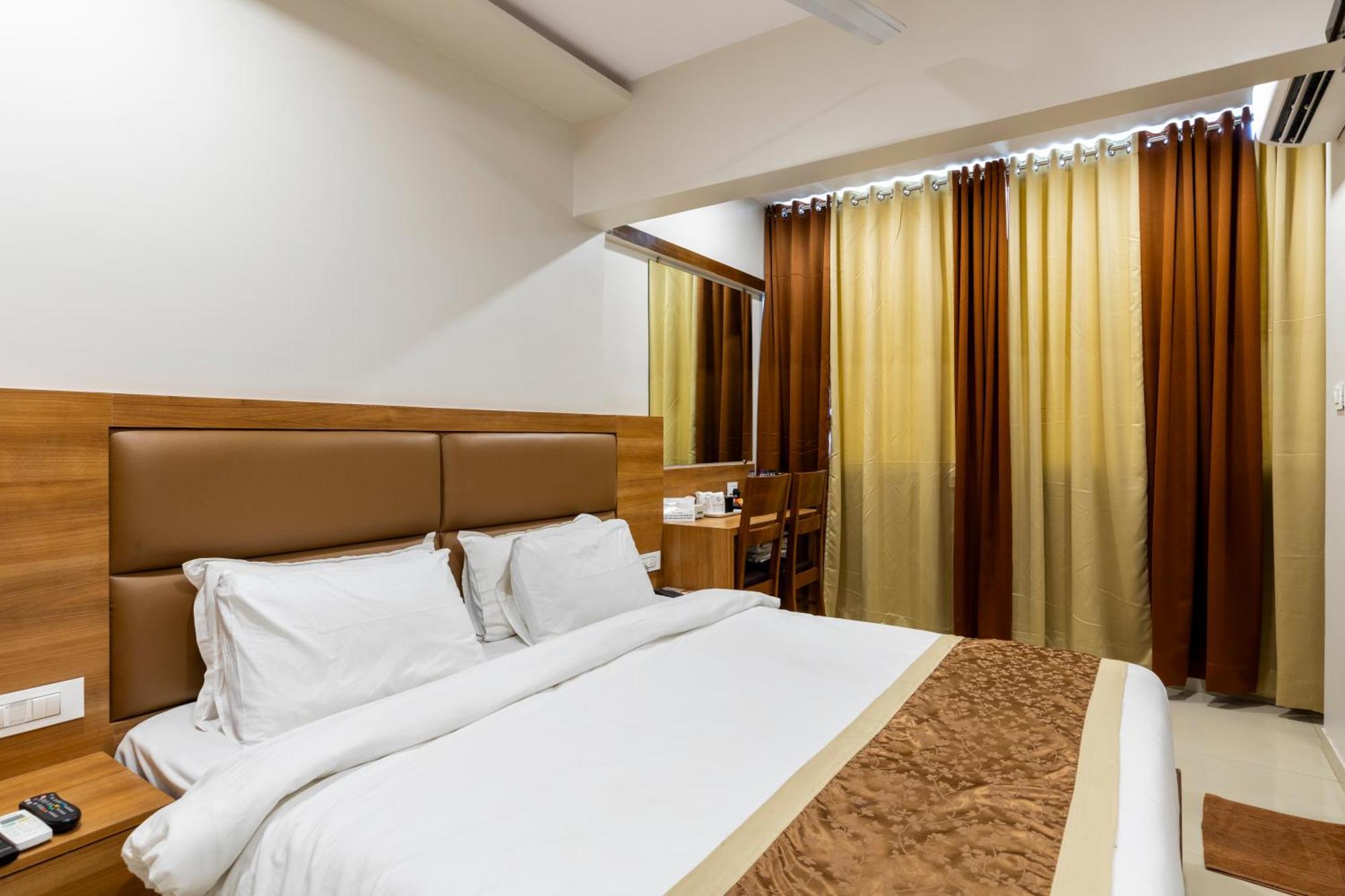 Hotel Embassy Park - Bkc Mumbai Exterior photo